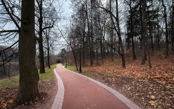 In the fall the park ... / ***