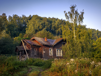 an old house / ***