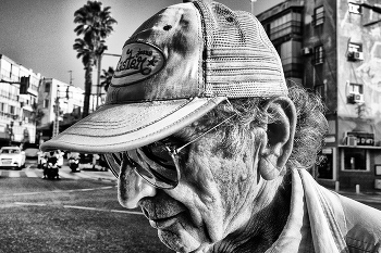 People in the city / ***