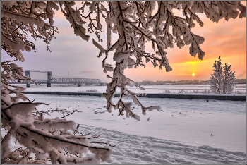 The December afternoon. / ***