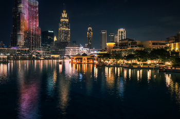 Burj Khalifa Lake Illumination / ***