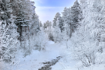 Winter river / ***