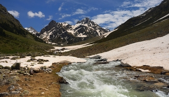 Spring in the mountains / ***