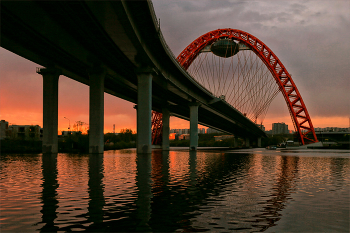 Scenic Bridge / ***