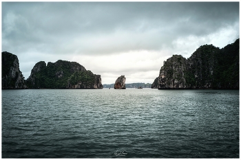 Lan Ha Bay Vietnam / Beautiful sight at Lan Ha Bay, Vietnam. 
Image is captured with Nikon Z6ii and CZJ Flektogon 35/2.4 lens