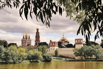 Novodevichy Convent / ***