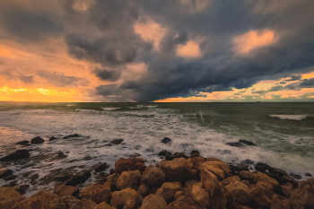 Evening at Sea / ***