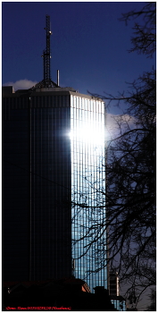 Glare / ***