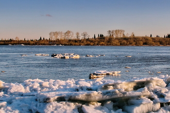 Spring evening. / ***
