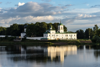 Mirozh monastery / ***