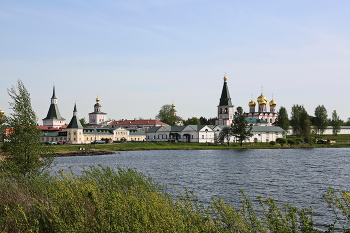 Iver monastery / ***