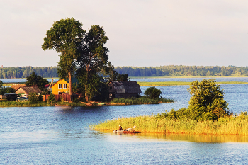 Fisherman on a morning dawn / ***