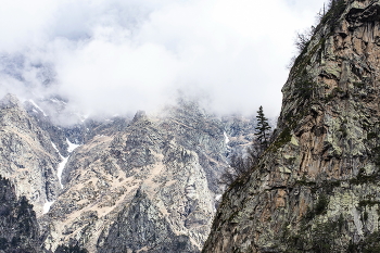 somewhere in the mountains / ***