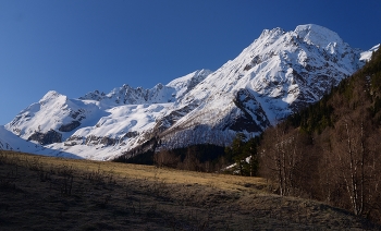 Sunset in the mountains / ***