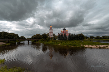 Resurrection Cathedral / ***