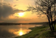 A warm April evening on the Neman ... / ***