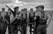 North Airfield - Paratroopers / *****
