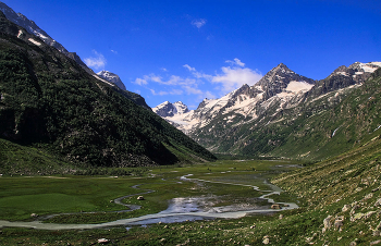 The Valley Myrdy / ***