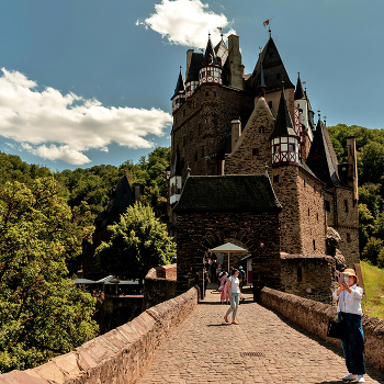 Eltz Castle / ***