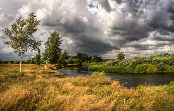 Before the rain / ***