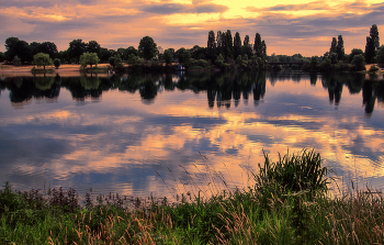 Fog dissipates / ***