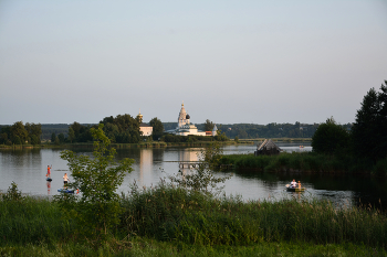 Evening on the lake / ***