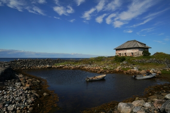 Fog dissipates / ***