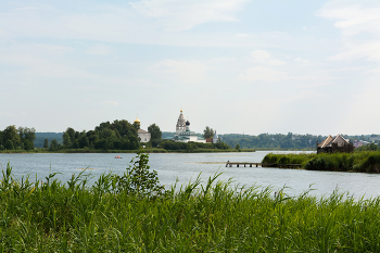 Fog dissipates / ***