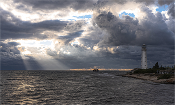 Lighthouse / ***