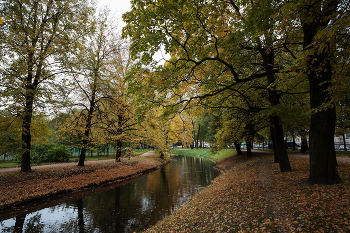 In the fall the park ... / ***