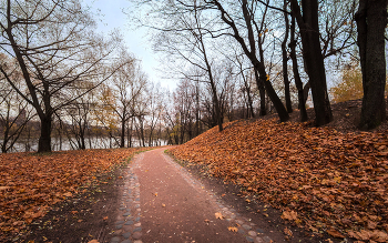 In the fall the park ... / ***