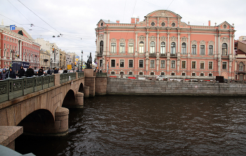 Anichkov Bridge / ***