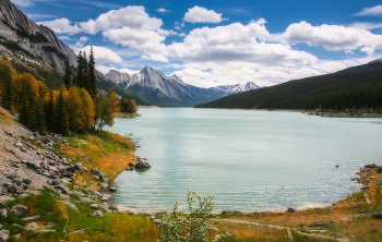 &nbsp; / Medicine Lake, Jasper National Park