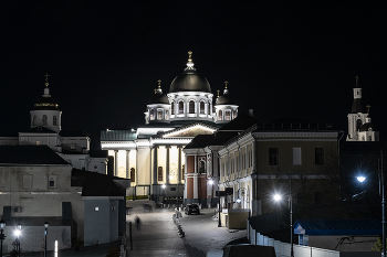 Resurrection Cathedral / ***