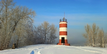 Lighthouse / ***