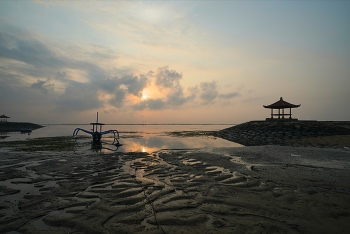 Fog dissipates / ***