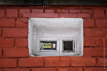 Window ... / ***