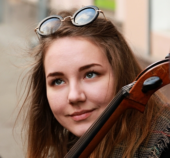 Street musician / ***