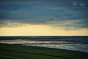 Warten auf die Flut / Ebbe an der Nordsee