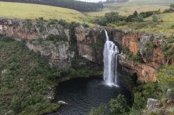 waterfall / ***