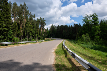 Forest Road / ***