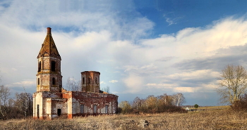 Old Church / ***