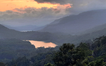 Sunset in the mountains / ***