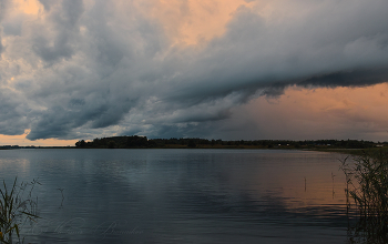 Storm Front / ***