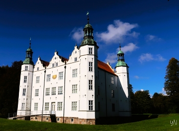 Schloss Ahrensburg / ***