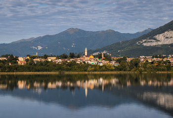 Morning on the lake / ***