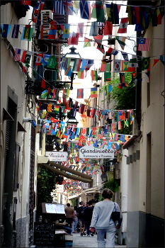 Through the streets of Naples / ***