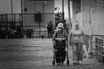 Evening Promenade / ***