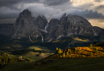 Sunset in the mountains / ***