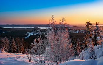 Sunrise over the river / ***